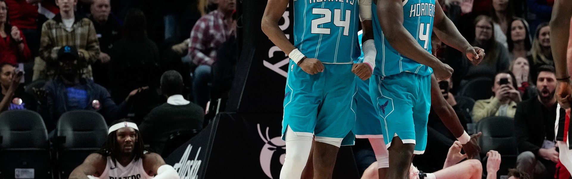 开云棋牌app-米勒23+9阿夫迪亚22+7 黄蜂客场险胜开拓者